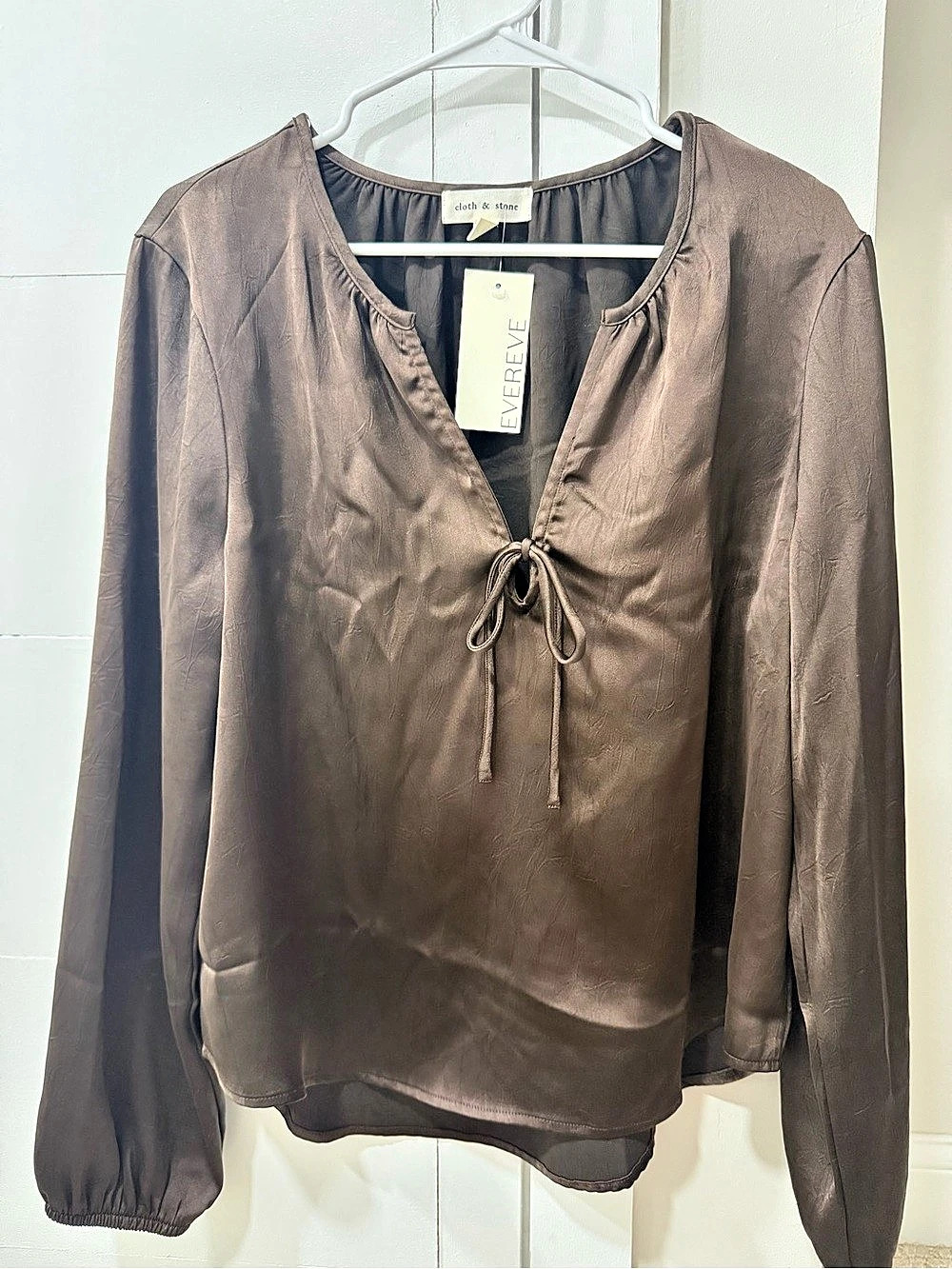 Cloth & Stone Satin V Neck Bow Top Brown Size Large NWT